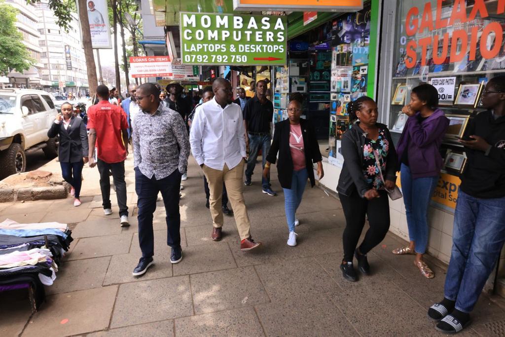 Featured image for City Hall officers enforce Sakaja’s order on hawkers in CBD
