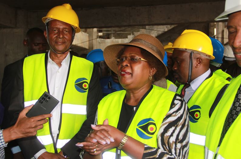Lands CS Wahome inspects Gikomba Market, urges timely completion of modern phase