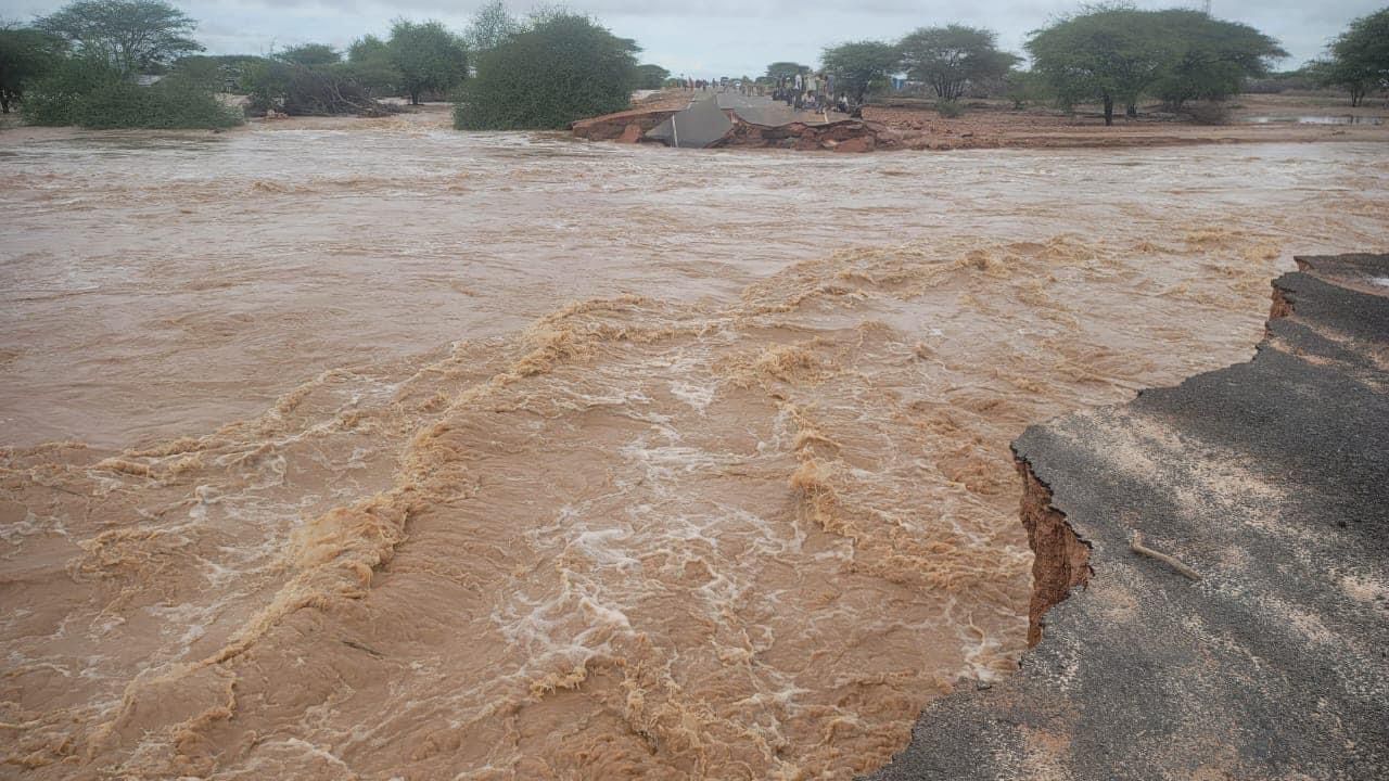 Washed-out Nuno-Madogashe road causes transport disruption in North Eastern Kenya