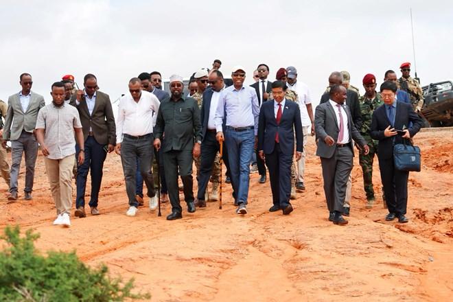 Somalia flood death toll hits 96, PM urges urgent global aid during Jubaland tour