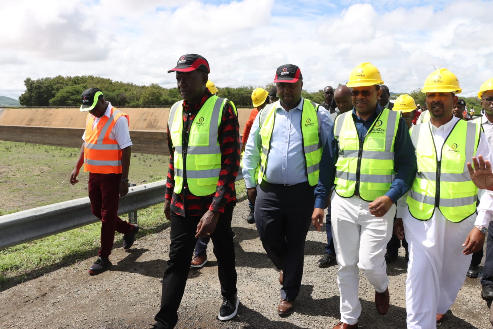 Garissa Governor Nathif and CS Chirchir conduct fact-finding mission at Masinga Dam