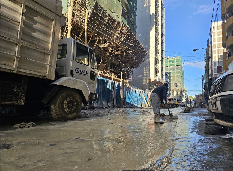 Residents of Eastleigh's 9th Street lament road blockage by borehole drilling company