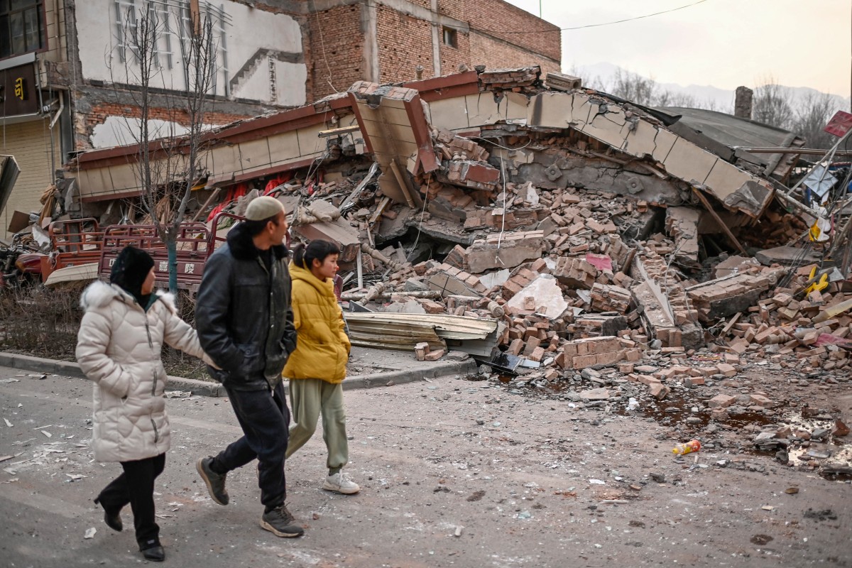 At least 127 dead in northwest China earthquake