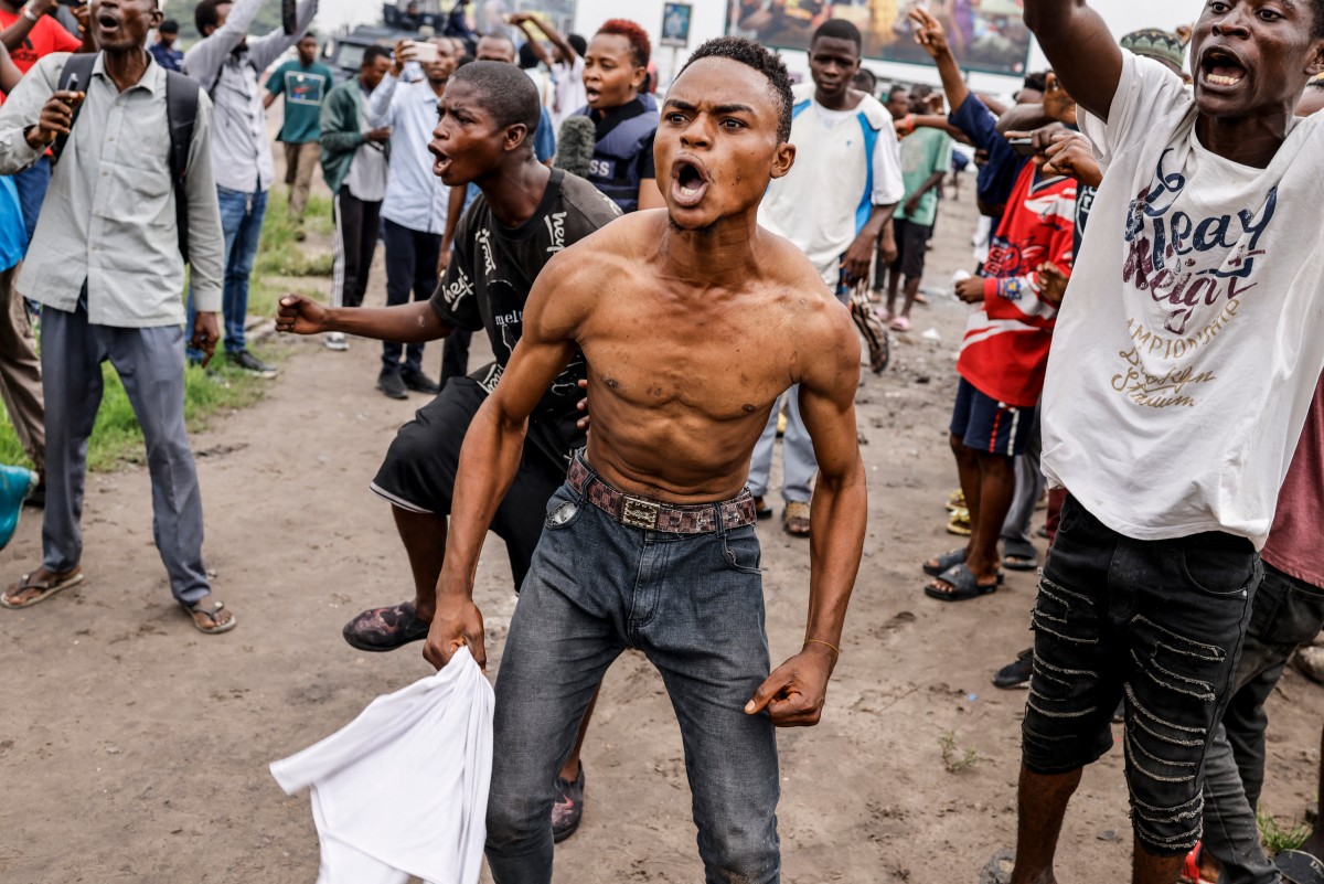 Police clash with opposition over DR Congo election results