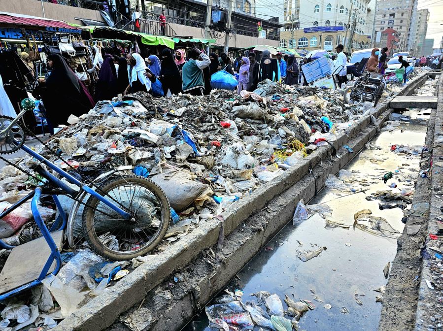 Concern as Eastleigh’s Jam Street chokes in filth