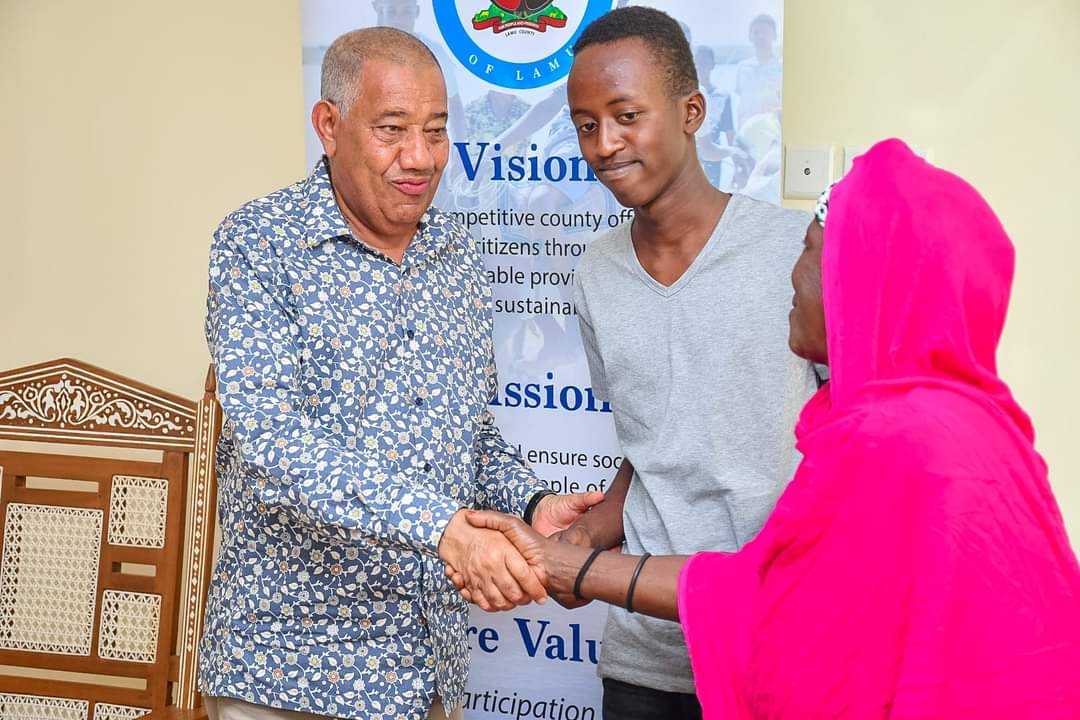 Governor Issa awards five students who excelled in KCPE