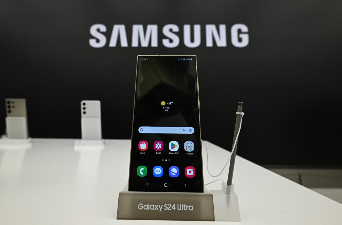 Samsung turns to AI to regain smartphone throne
