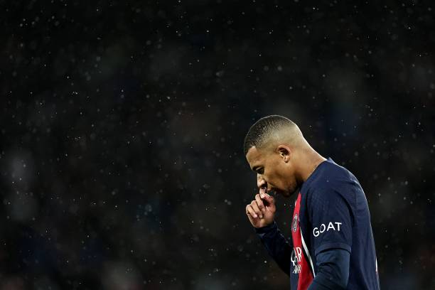 Featured image for Kylian Mbappé announces departure from PSG