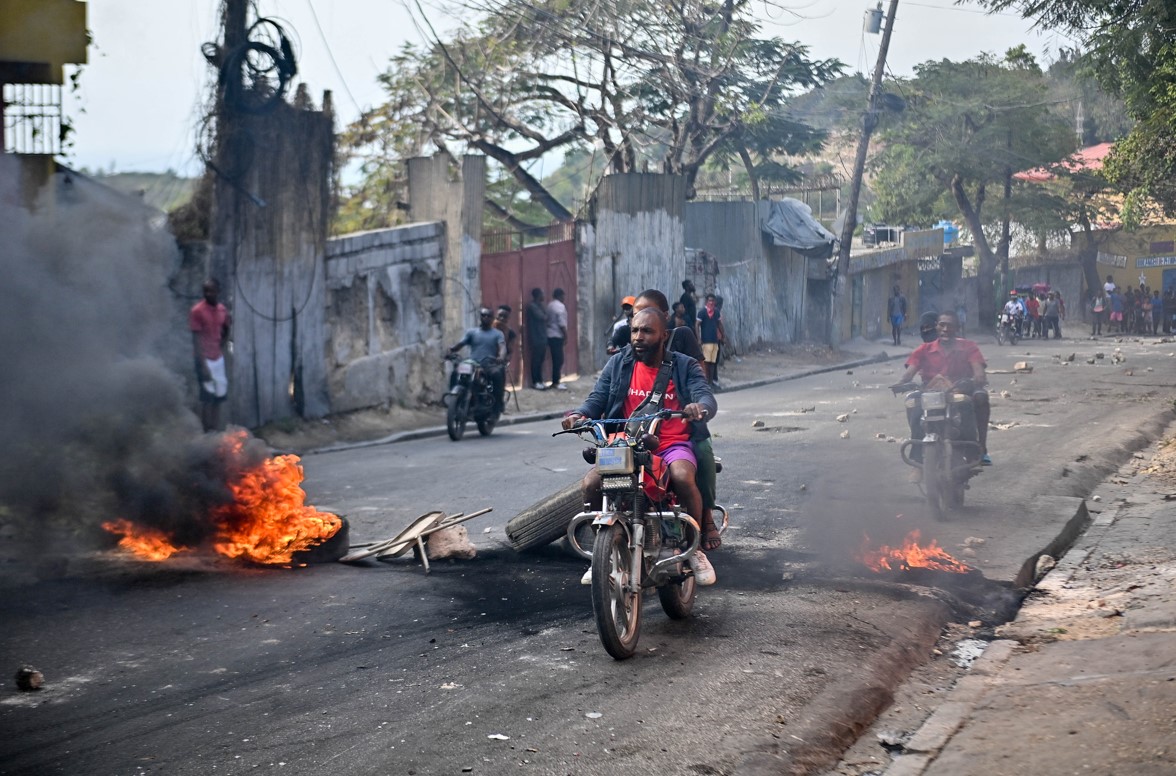 Haiti crisis: Gang violence drives thousands from capital, hunger sets in