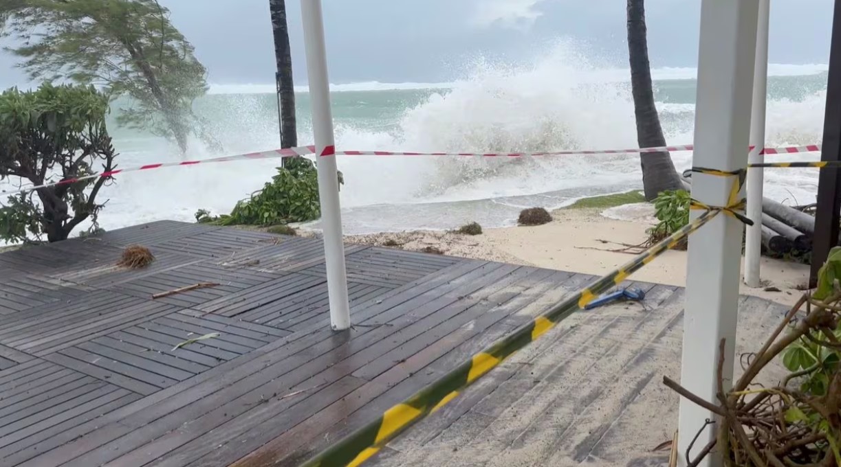 Mauritius grounds flights as it braces for tropical storm