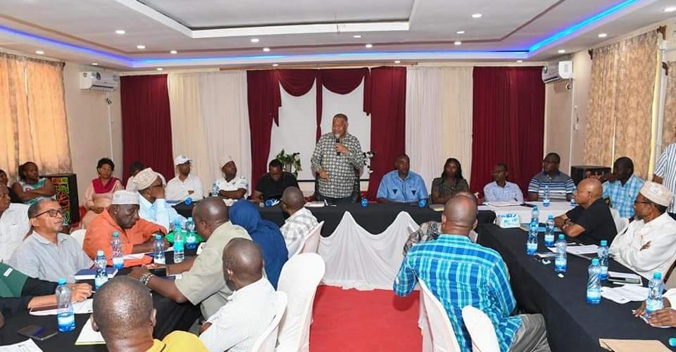 Lamu Governor raises red flag over university transition rate