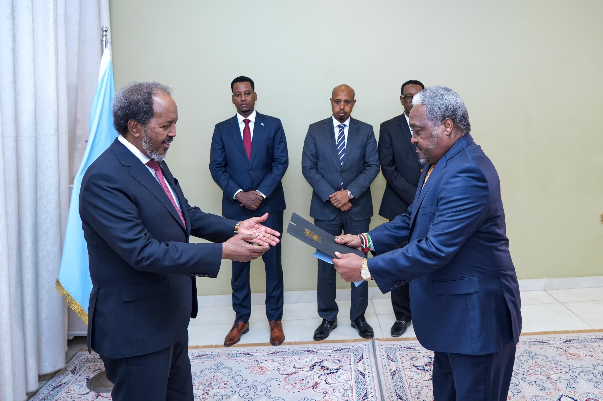 Featured image for Kenyan envoy to Somalia details plans after presenting credentials to President Hassan