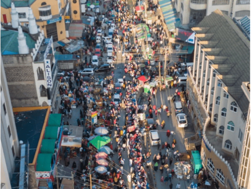 Opinion: Somalis’ economic dominance rhetoric only serves to weaken our unity as a nation - Business people and shoppers are pictured on Jam Street on Eastleigh, Nairobi, in this file picture. (Photo: Abdirahman Khalif/EV)