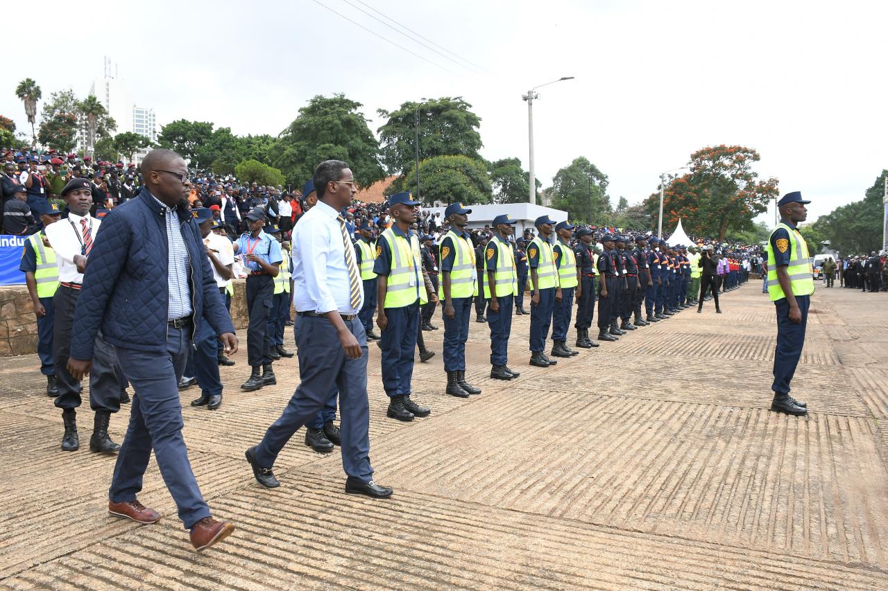 PSRA proposes amendment of law to arm security guards in high-risk situations - Nairobi Governor Johnson Sakaja and Fazul Mahamed, the director-general of the Private Security Regulatory Authority (PSRA) during the mass registration of private security personnel at Uhuru Park in Nairobi on March 30, 2024. (Photo: PSRA)