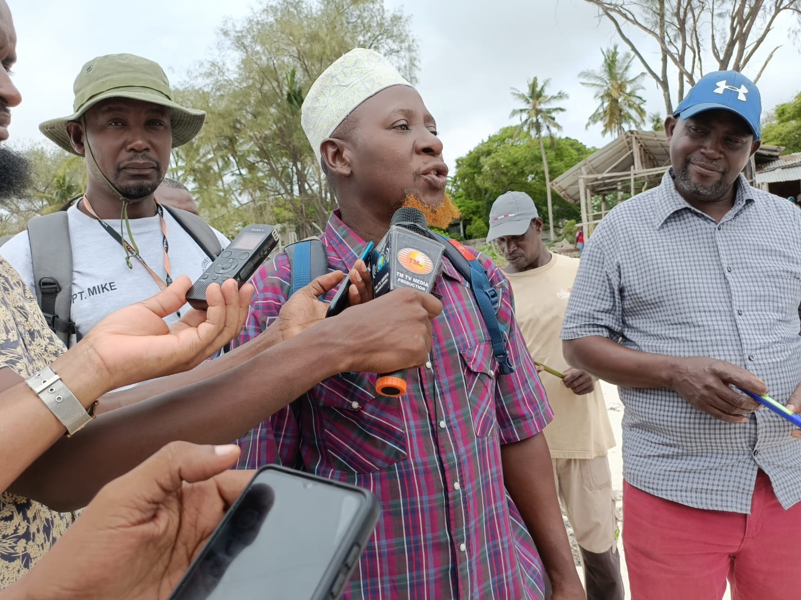 Kwale County Beach Management Unit Chairperson Mtengo Makame addresses the press on Thursday, April 4, 2024. (Photo: Mishi Ngogo) 