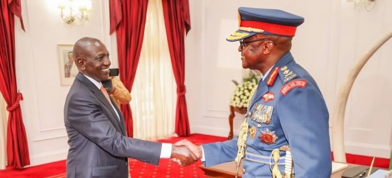 President William Ruto shaes hands with the late CDF General Francis Ogolla at State House, Nairobi on April 29, 2023. (Photo: PCS)