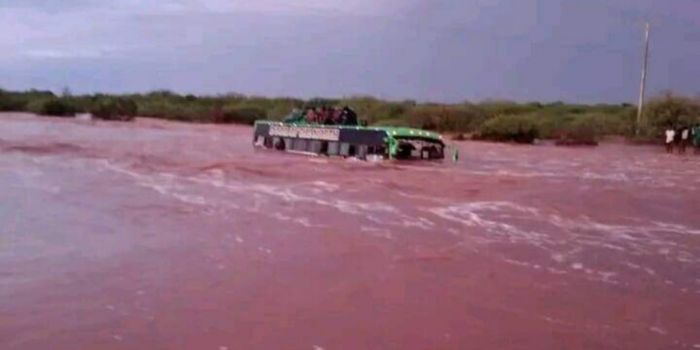 51 passengers in bus from Garissa to Nairobi narrowly escape death by floods