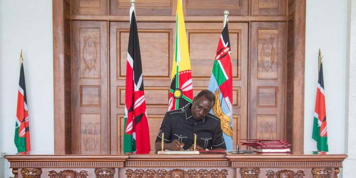 President William Ruto assents to the Statute Law Amendment Bill, 2024 at the State House in Nairobi on April 24, 2024. (Photo: PCS)
