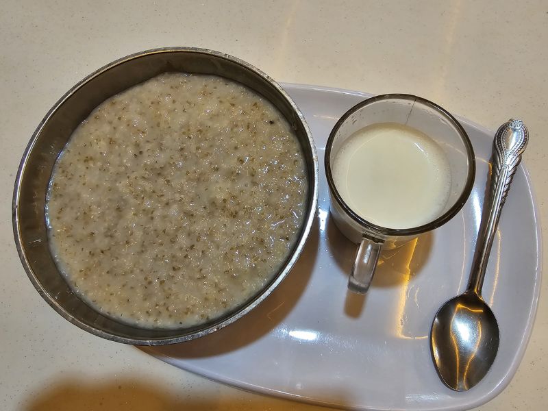 Why Eastleigh residents prefer crushed oats for pre-dawn Ramadan meal