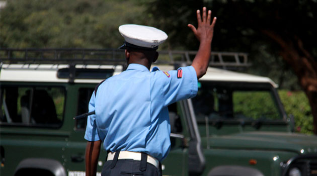 Police suspend traffic officer recorded collecting bribes in Umoja, Nairobi