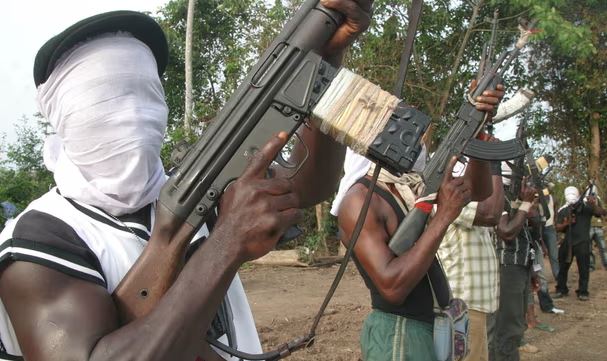 Gunmen kidnap more than 100 in attack on villages in northwest Nigeria