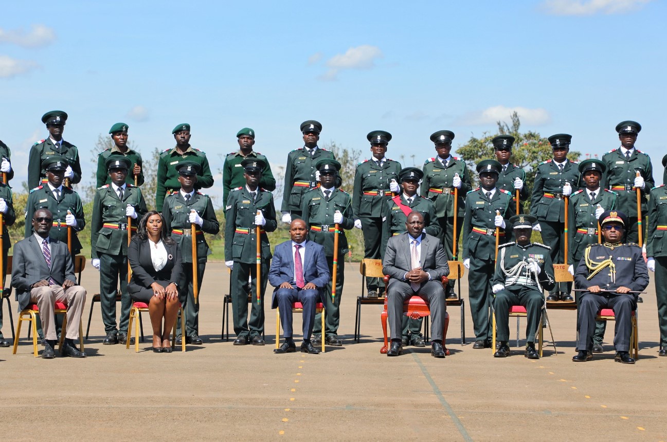 President William Ruto and Interior CS Kithure Kindiki at the pass out parade of prisons recruit trainees at the Prisons Staff Training College in Kiambu County on December 2, 2022. (Photo: PCS)