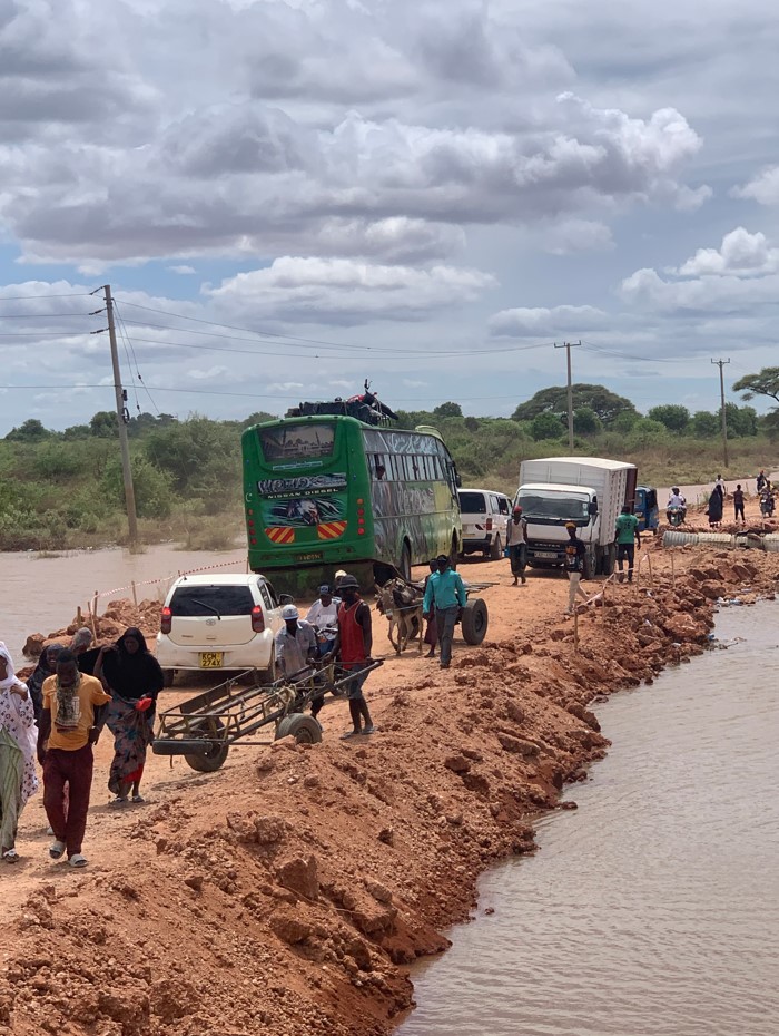 Transport resumes on Kona Punda Section of the Garissa-Nairobi Highway