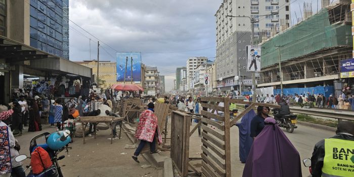 City askaris forcefully evict hawkers from Eastleigh's Mohamed Yusuf Haji Avenue