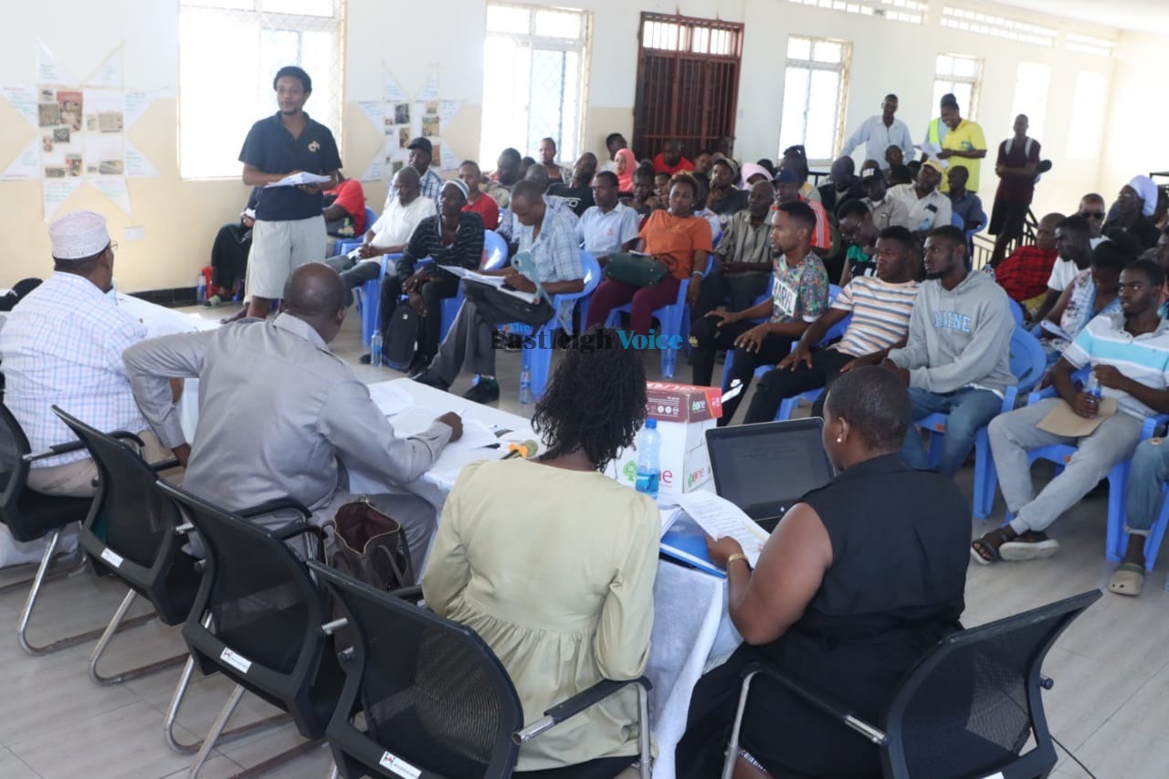 Employment discrimination a major challenge, Nyali residents tell committee - Residents of Nyali, Mombasa County, take part in a public participation forum on the National Cohesion and Integration Bill, 2023, at the Kongowea Women and Youth Empowerment Centre on June 4, 2024. (Photo: Farhiya Hussein/EV) 