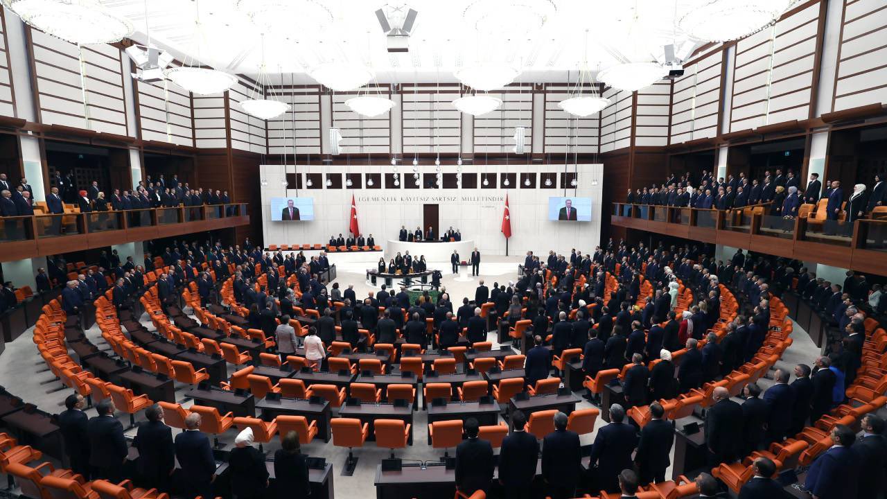 Turkish Parliament approves deployment of naval troops to Somalia