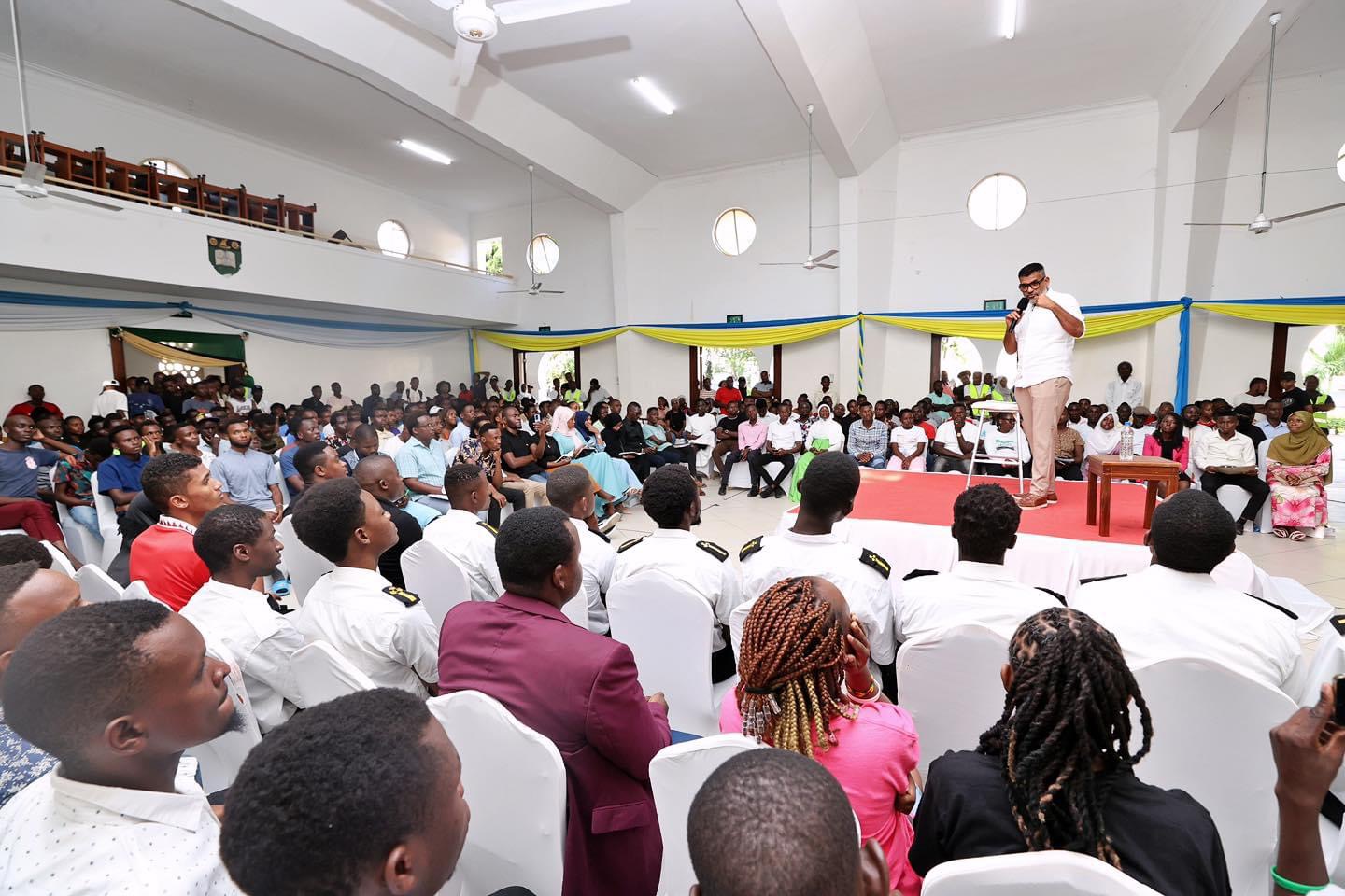 Varsity students take Mombasa Governor to task over insecurity, drugs and unemployment