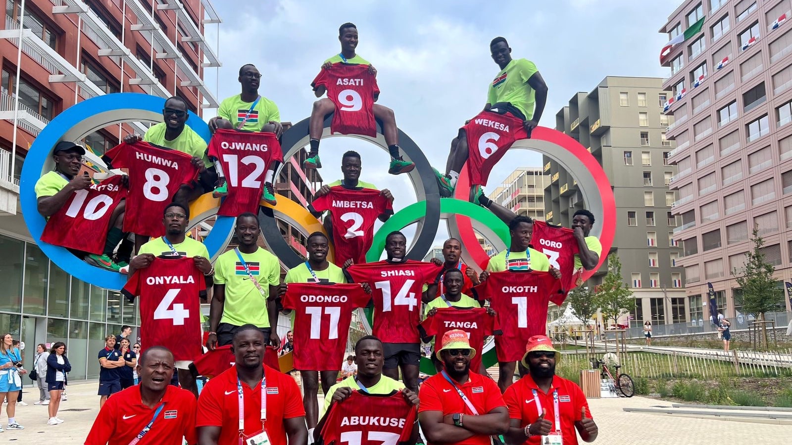 Shujaa seeks comeback at Vancouver 7s after Perth disappointment - Shujaa pose for a group photo in Paris (C) NOC-K