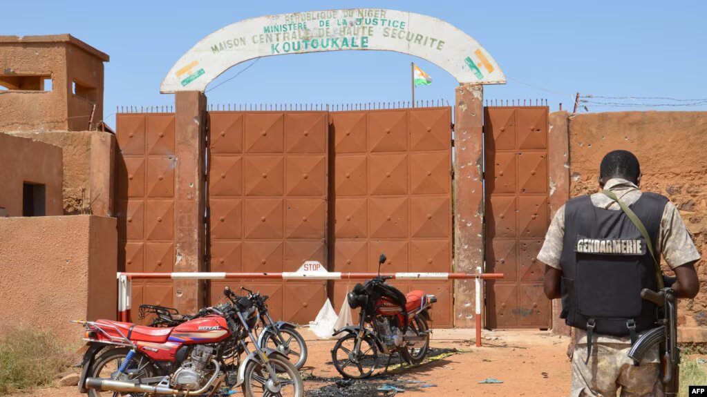 Inmates escape Niger prison holding militants