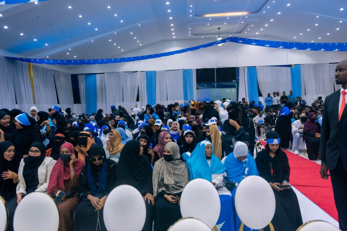 Thousands gather to commemorate Somalia's Independence Day in Eastleigh