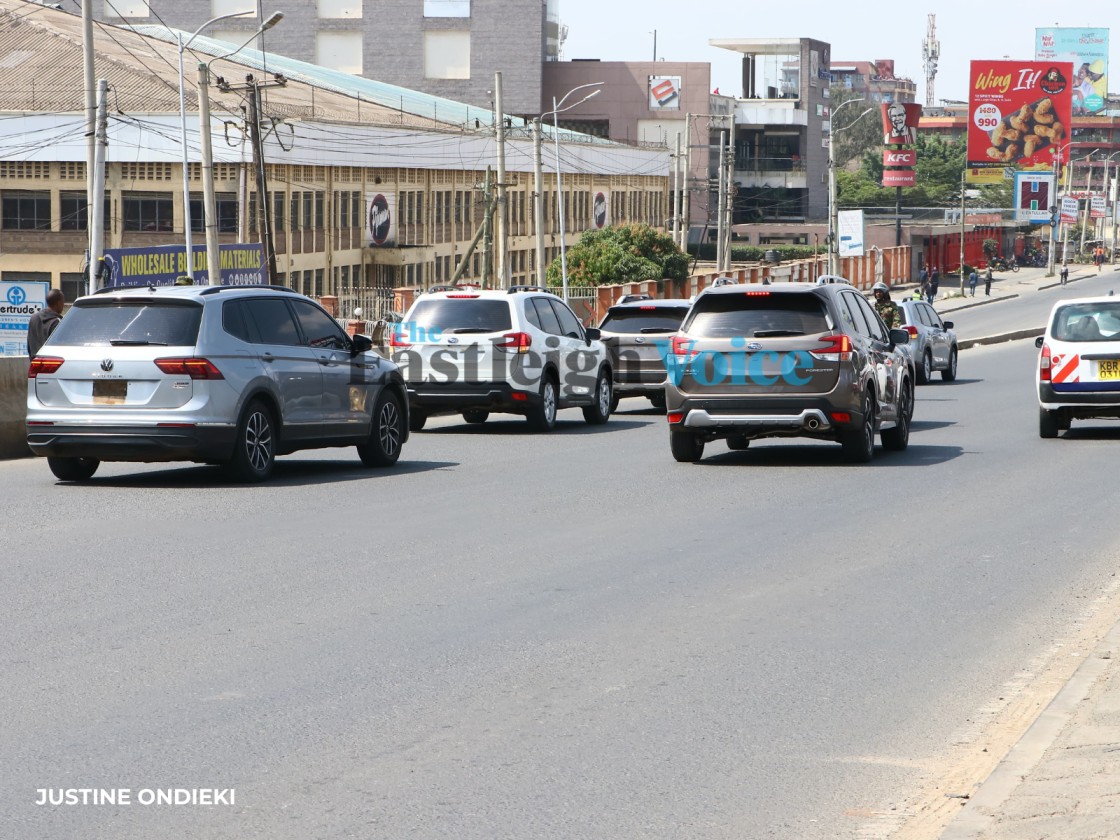 Suspected police cars without number plates patrol Mombasa Road in an attempt to ward off groups of youth gatherings.