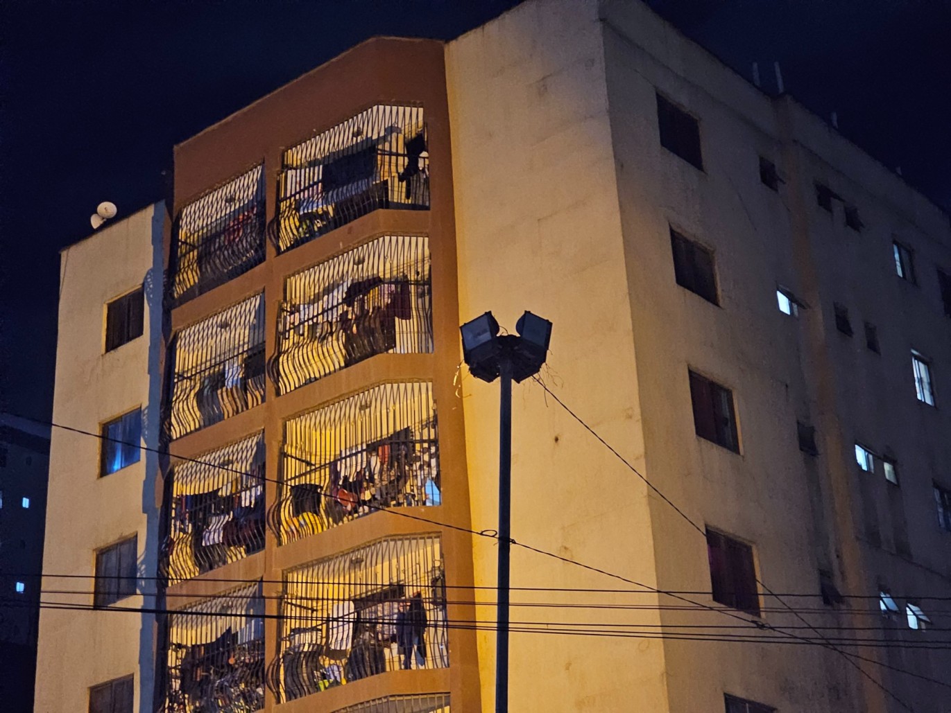 Businesspeople and residents of Waudo Street in Eastleigh within the Kamukunji constituency have raised concerns about the lack of street lighting.