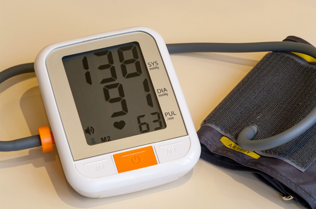 A blood pressure machine. (Photo: Canva)