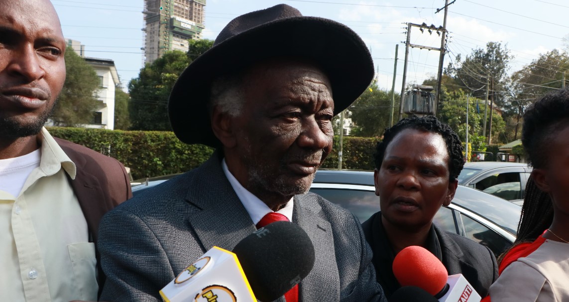 Police arrest Jimi Wanjigi, accuse him of owning illegal firearms - Jimi Wanjigi's lawyer, John Khaminwa, addresses journalists outside Kamukunji Police Station on Monday, August 19, 2024, after his client was arrested. (Photo: Justine Ondieki)