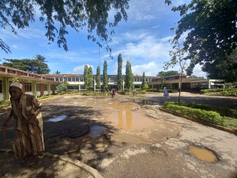 A dilapidated road at Msambweni Referral Hospital. (Photo: Mishi Gongo)