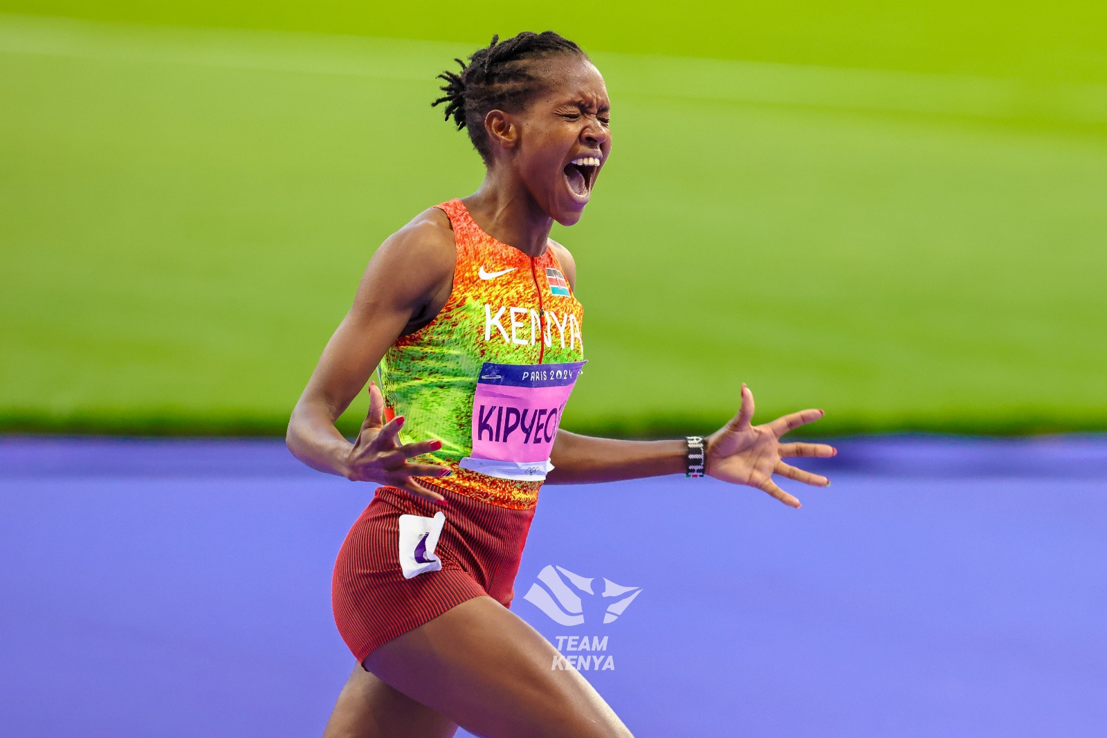 PARIS 2024: Imperial Faith Kipyegon wins third 1500m gold in Olympic record time - Faith Kipyegon celebrates after winning the 1500m gold in Paris (C) Kelly Ayodi for Olympics Kenya