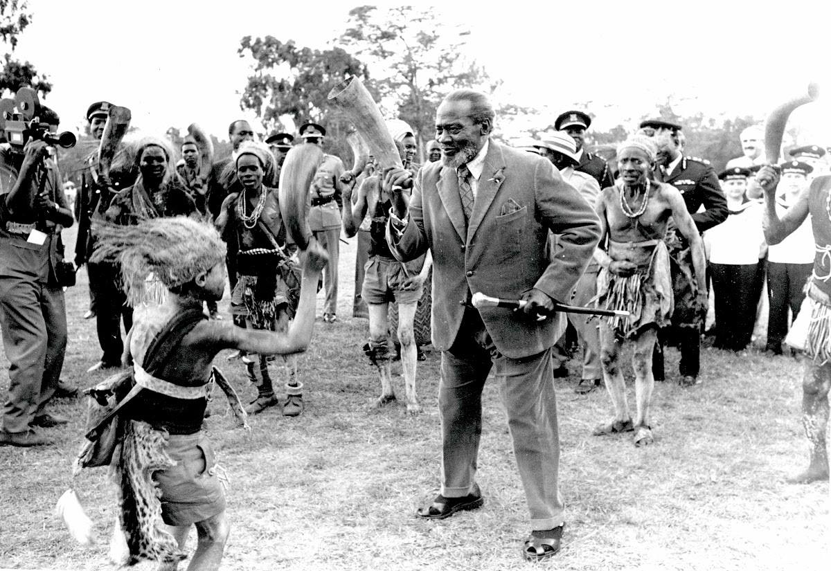 Ex-State House Press Secretary Lee Njiru recalls Mzee Kenyatta's final moments - Kenya's first President Mzee Jomo Kenyatta joins traditional dance in a dance. (Photo: Mohamed 'Mo' Amin)