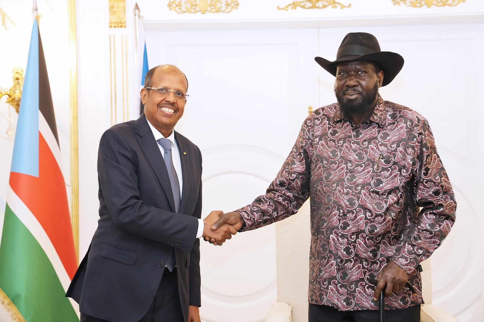 Djibouti's top diplomat rallies support in Juba for his AUC chairmanship bid - South Sudan President Salva Kiir (right) with Djiboutian Foreign Minister Mahmoud Ali Youssouf in Juba. (Photo: Office of South Sudanese President)