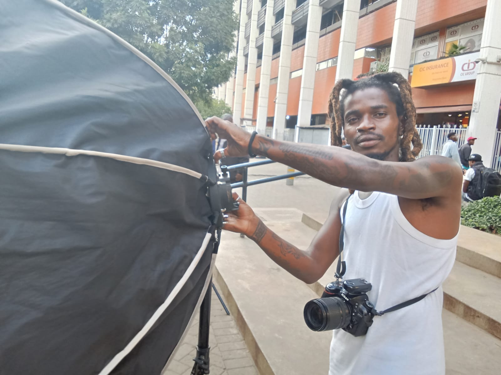 Youth flood Nairobi CBD for photography, inspired by social media and unemployment