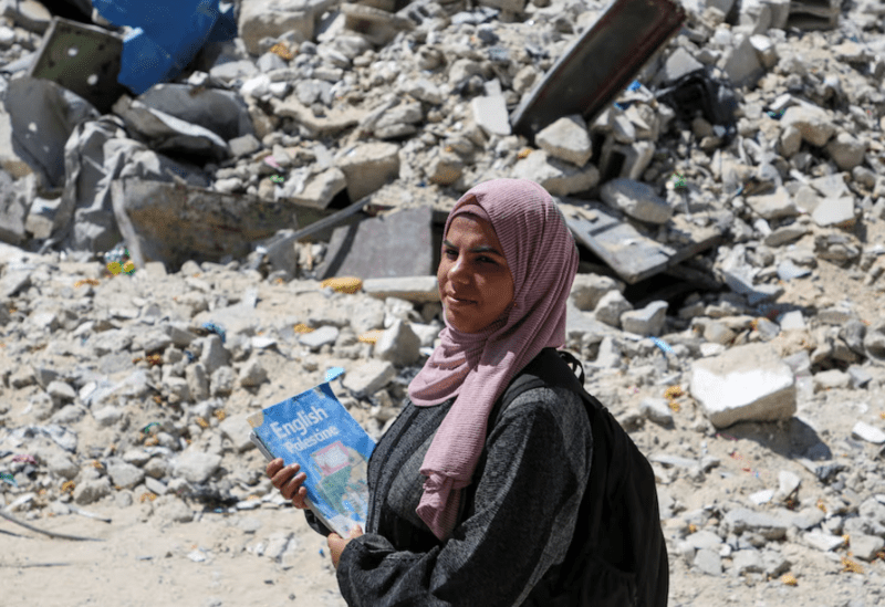 Gaza teacher offers ray of hope with classroom in rubble