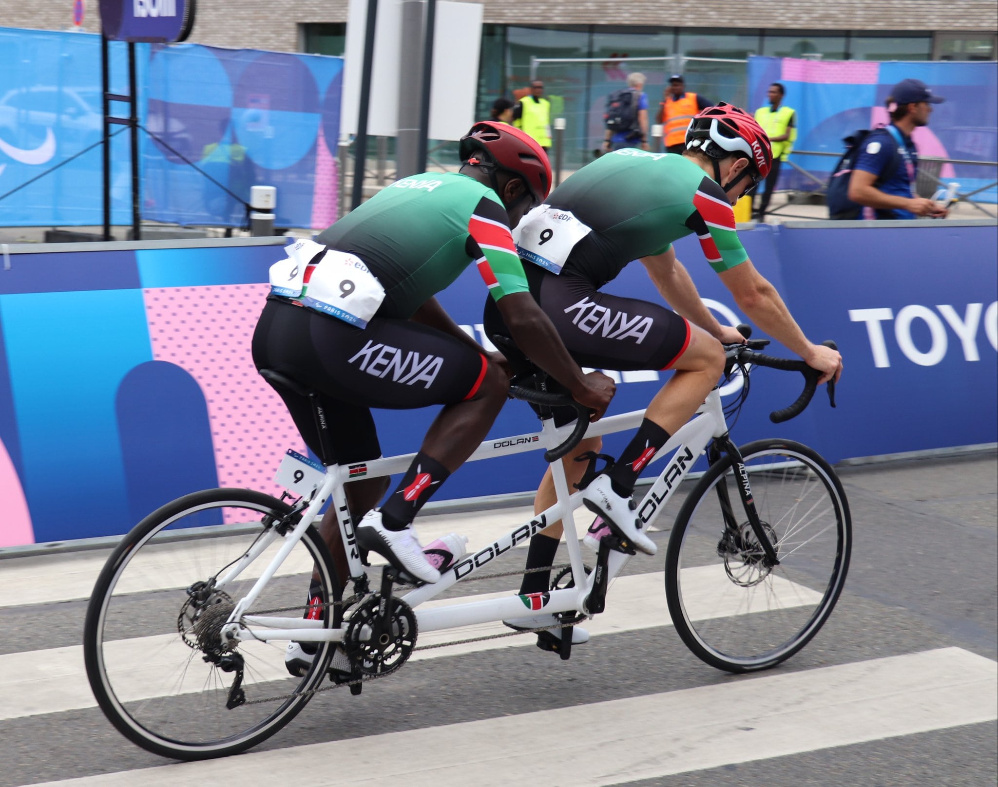 Kenya concludes Paralympics campaign with one silver - Kennedy Ogada and his pilot Oscar Dennis (C) Kenya Para