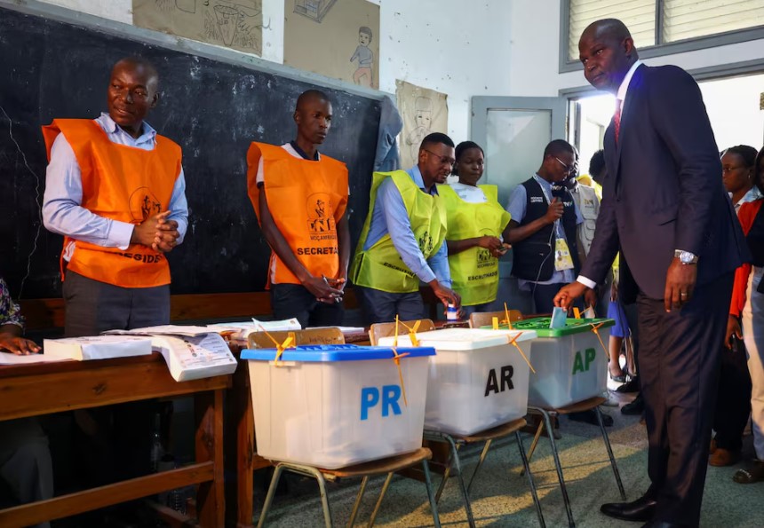 Mozambique ruling Frelimo party leads early poll results as opposition cries foul