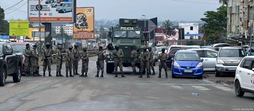 Mozambique police fire on election protesters