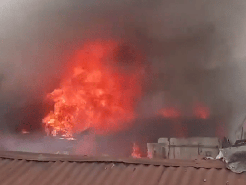 Fire engulfs houses in Mukuru Kwa Reuben as gas cylinders explode