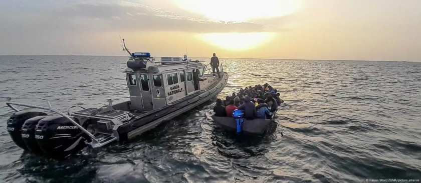 Tunisia coastguard recovers bodies of 16 migrants