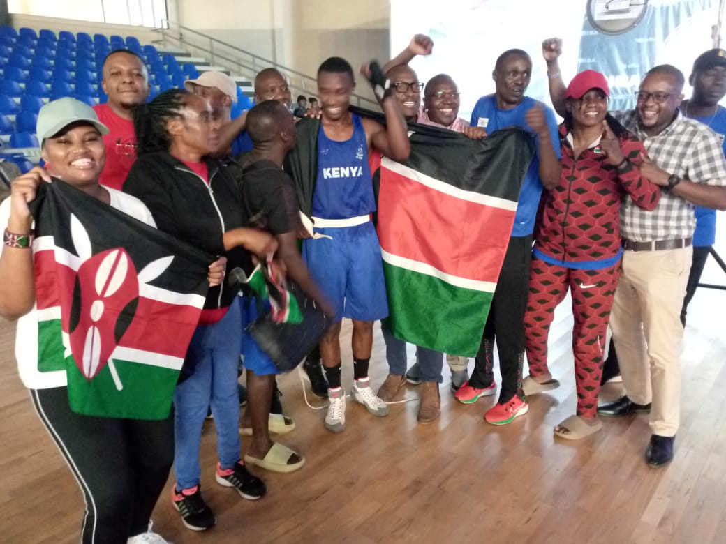 Andiego and Mogunde reach Africa boxing finals, Ochieng and Okaka win bronze - The Kenyan entourage celebrate following Boniface Mogunde's bout 